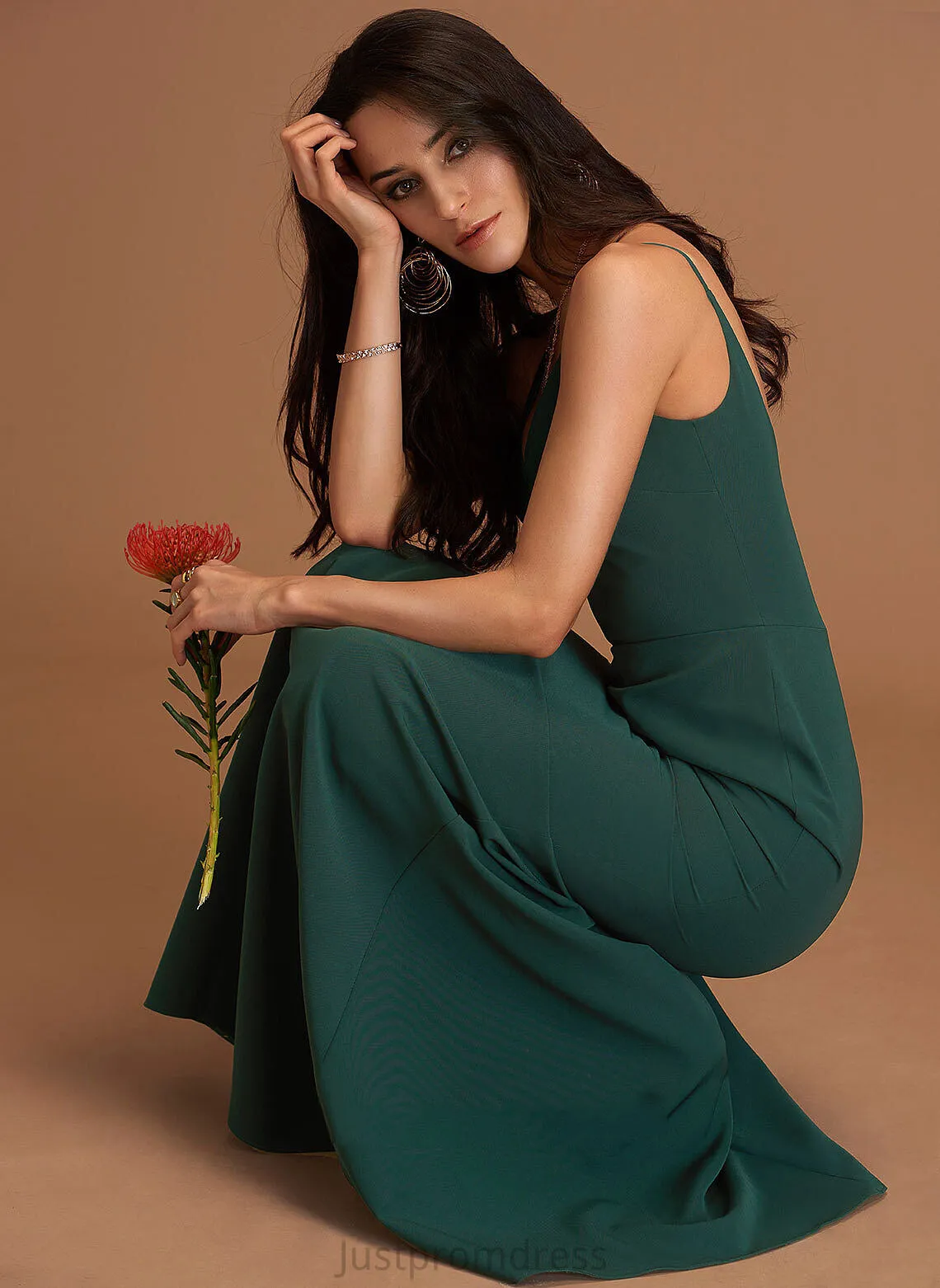 Dresses Stretch Formal Dresses Crepe Sheath V-Neck Meghan