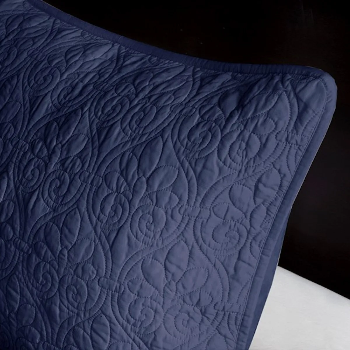 Madison Park Quebec Bedspread Set Navy